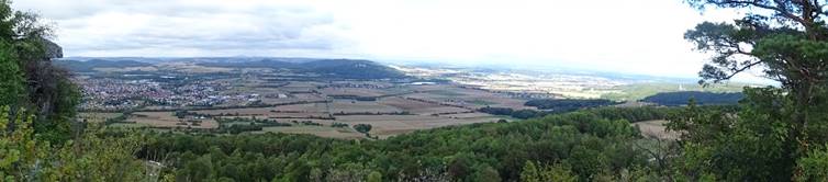 Weiter Blick vom Staffelberg auf Lichtenfels und die Main-Ebene