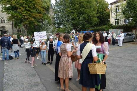 Ehemalige Korbstadtköniginnen sammeln sich zum Umzug in Lichtenfels