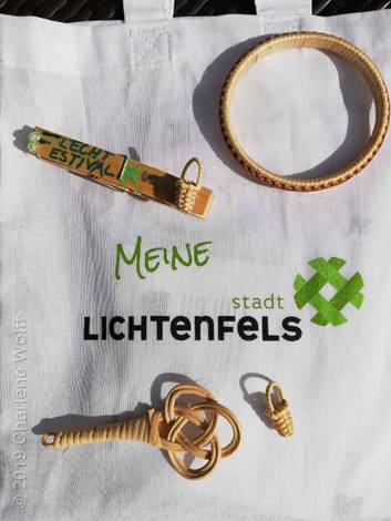 Gastgeschenk: Feinflechtkunstwerke