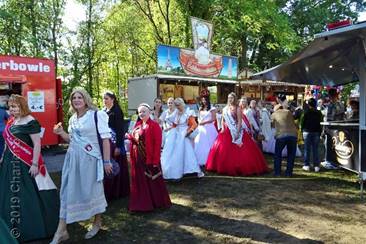 Einmarsch der Hoheiten auf den Festplatz